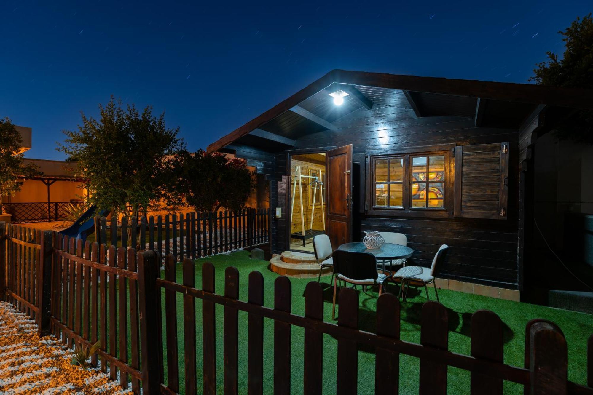 Waterwheel Villa By Fidalsa Almoradi Bagian luar foto